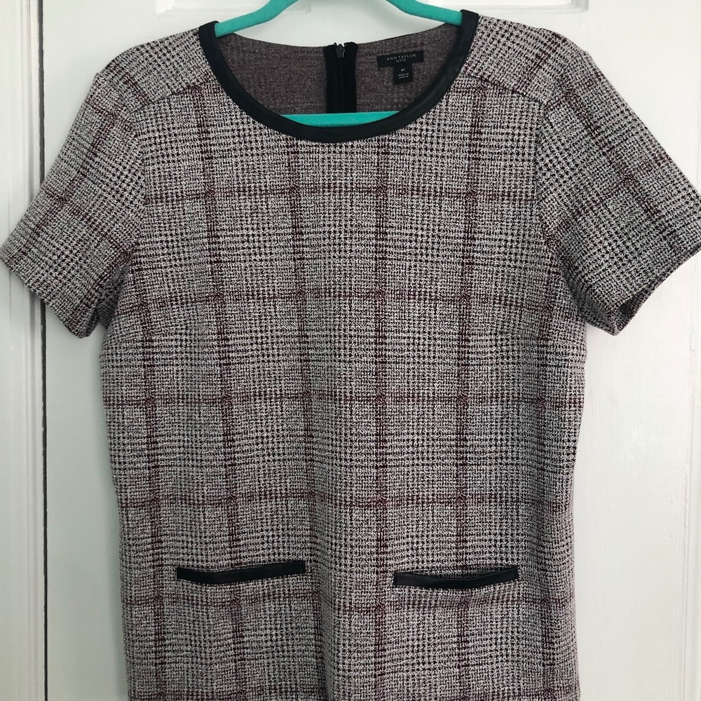 Ann Taylor short sleeve scoop neck top with faux leather trim around neck